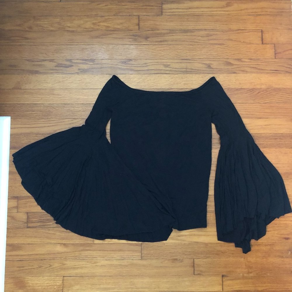 We the Free - Black Off the Shoulder Blouse - size Medium